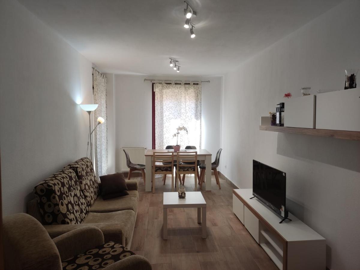 Parking Gratis, Alcala Magna Licencia Turistica Vt-13974 Apartment อัลกาลาเดเอนาเรส ภายนอก รูปภาพ