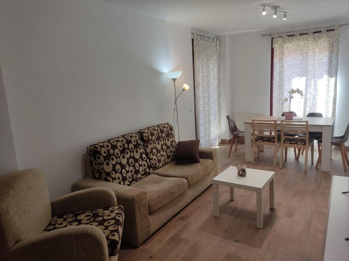 Parking Gratis, Alcala Magna Licencia Turistica Vt-13974 Apartment อัลกาลาเดเอนาเรส ภายนอก รูปภาพ