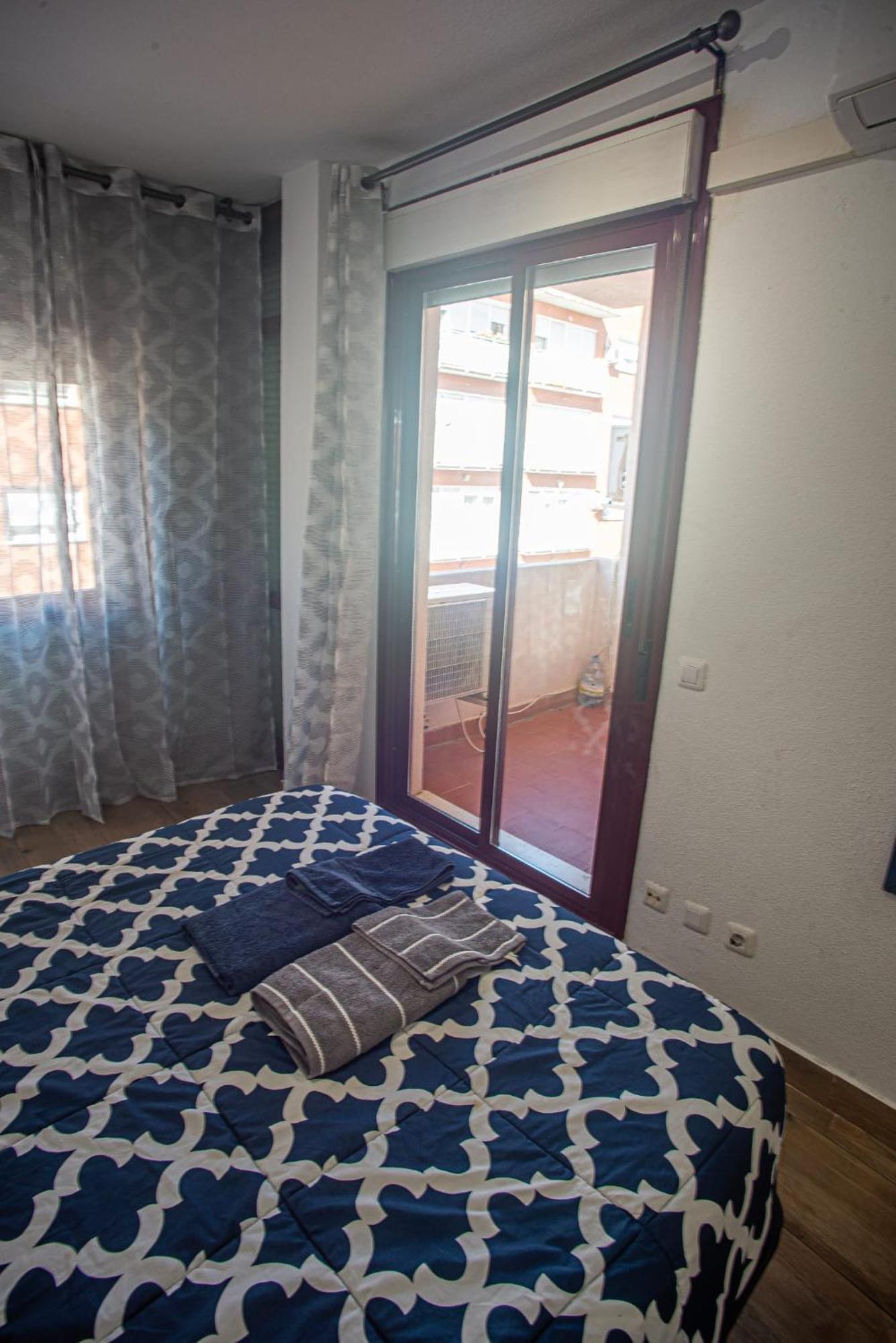 Parking Gratis, Alcala Magna Licencia Turistica Vt-13974 Apartment อัลกาลาเดเอนาเรส ภายนอก รูปภาพ