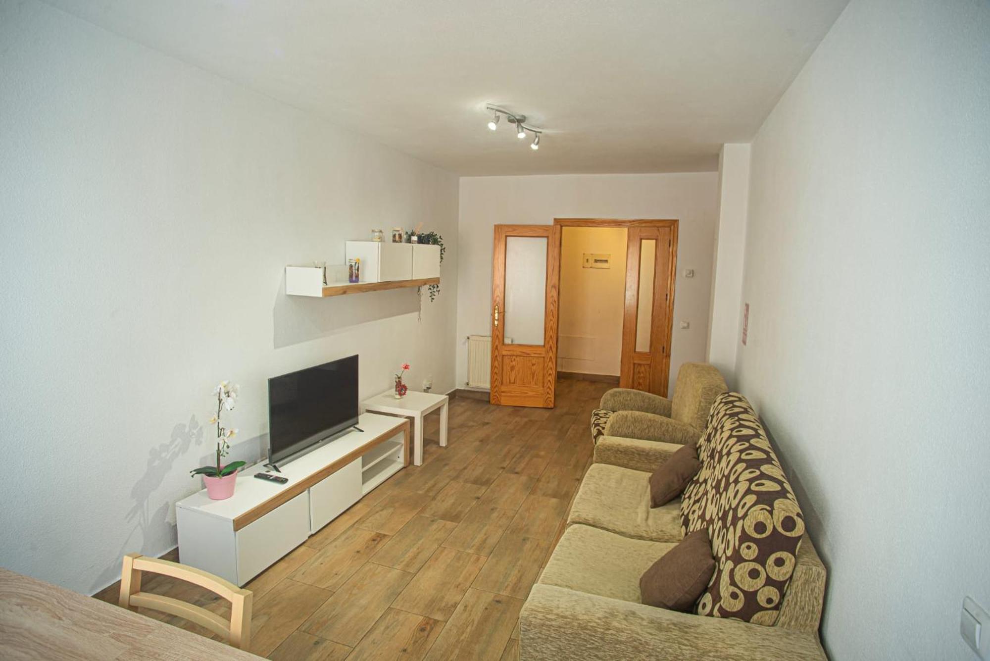 Parking Gratis, Alcala Magna Licencia Turistica Vt-13974 Apartment อัลกาลาเดเอนาเรส ภายนอก รูปภาพ