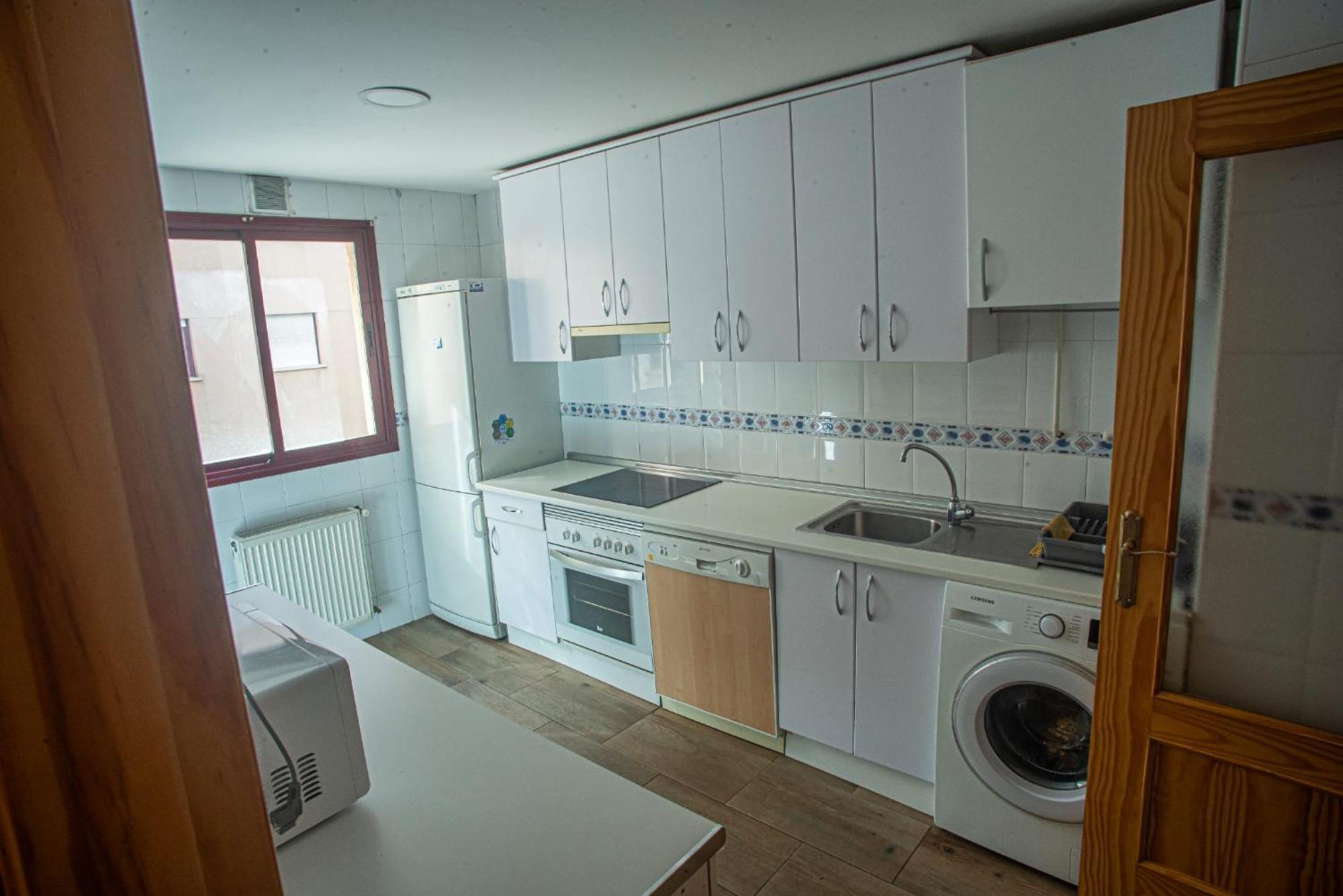 Parking Gratis, Alcala Magna Licencia Turistica Vt-13974 Apartment อัลกาลาเดเอนาเรส ภายนอก รูปภาพ