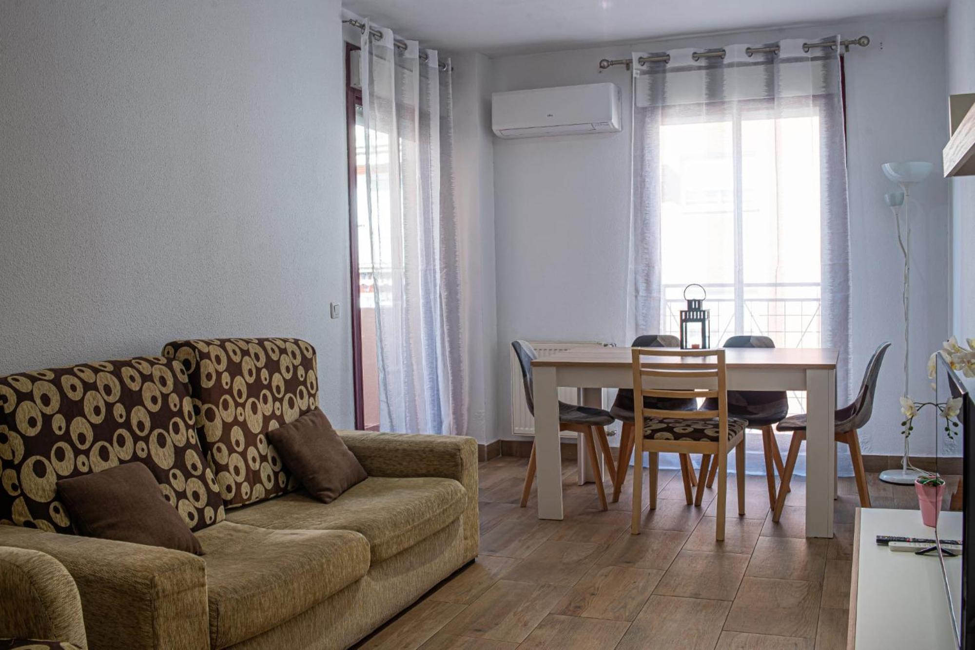 Parking Gratis, Alcala Magna Licencia Turistica Vt-13974 Apartment อัลกาลาเดเอนาเรส ภายนอก รูปภาพ
