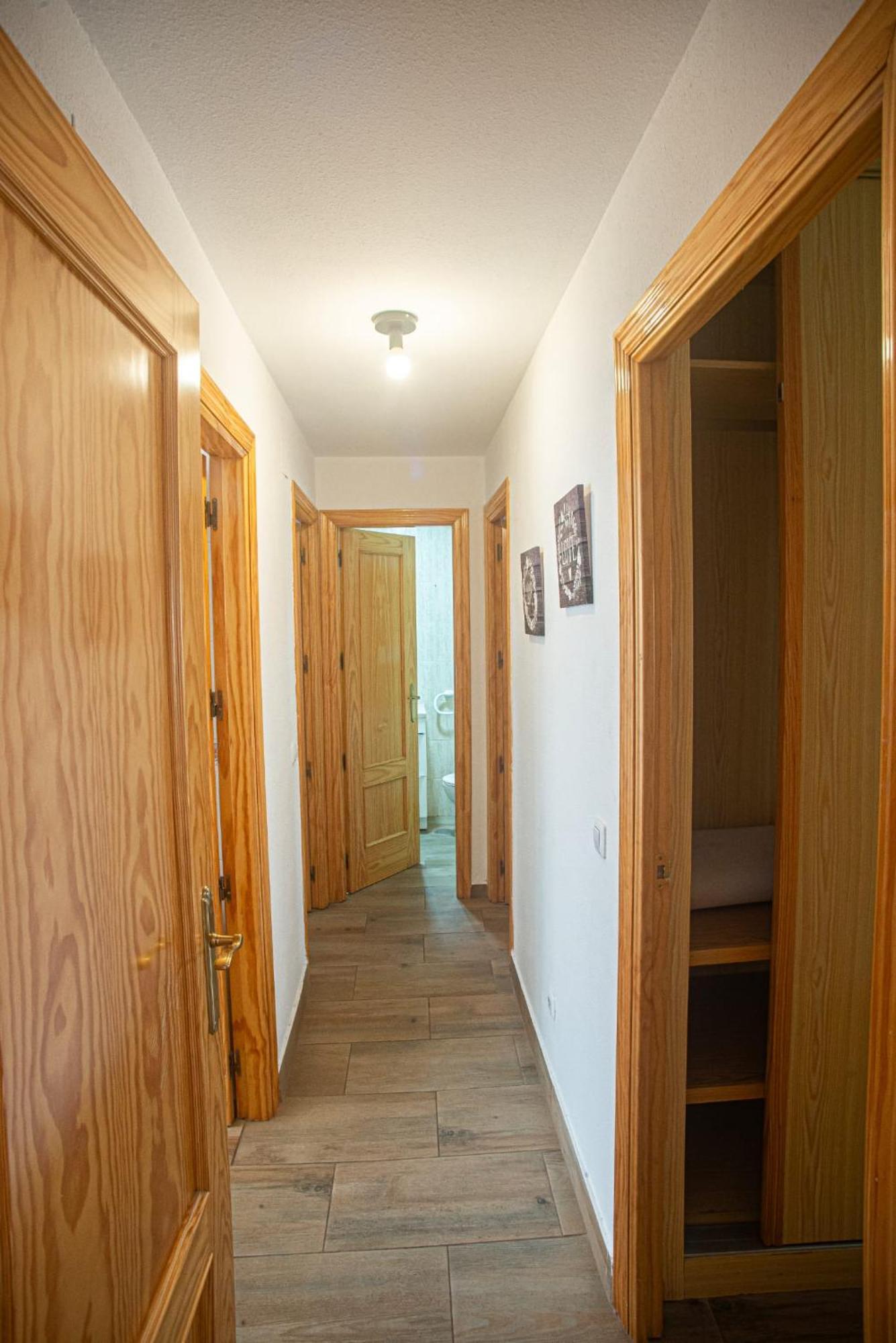 Parking Gratis, Alcala Magna Licencia Turistica Vt-13974 Apartment อัลกาลาเดเอนาเรส ภายนอก รูปภาพ
